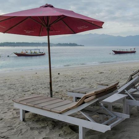 Warna Beach Hotel Gili Trawangan Exterior foto