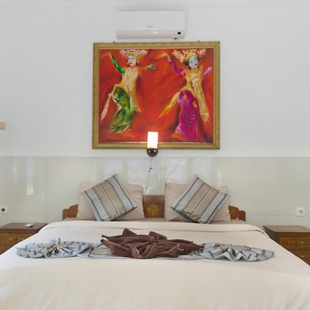 Warna Beach Hotel Gili Trawangan Exterior foto