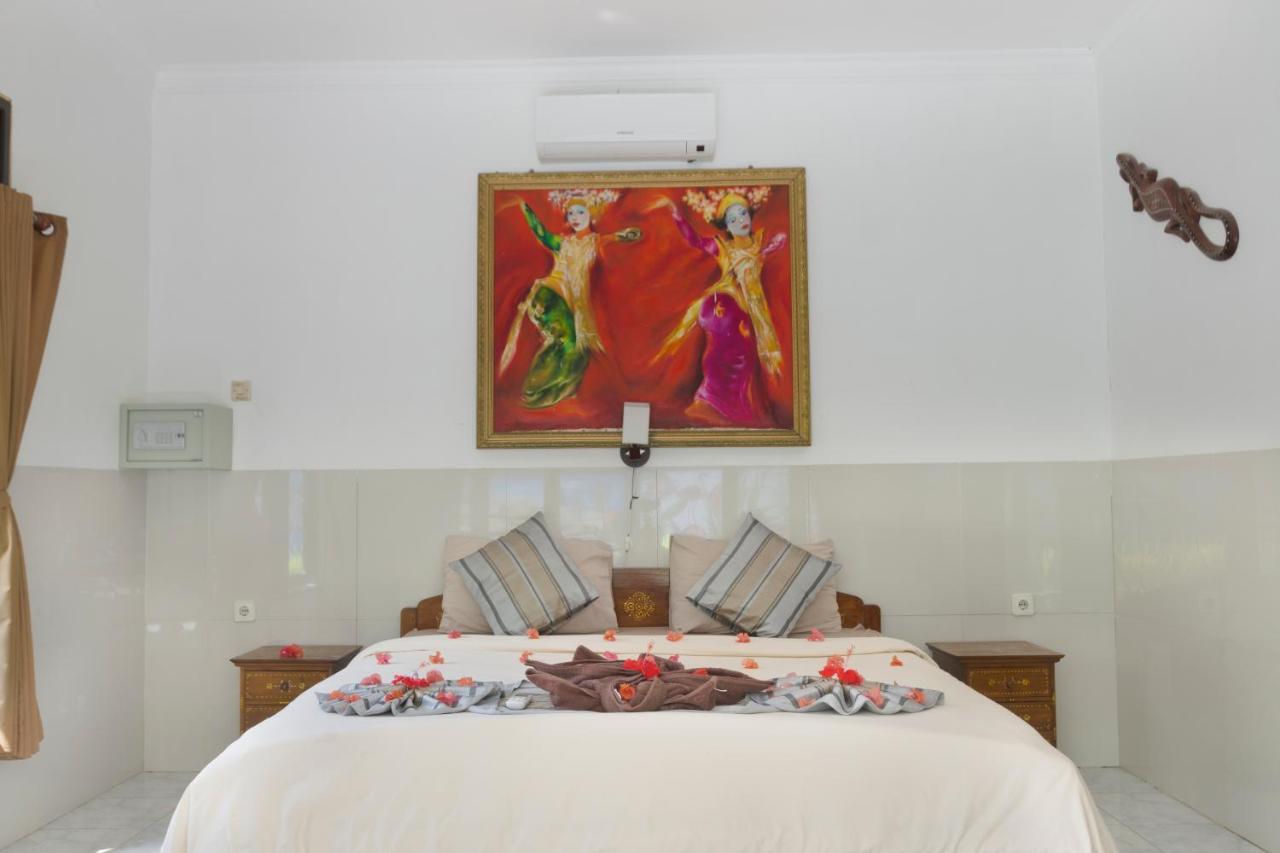 Warna Beach Hotel Gili Trawangan Exterior foto