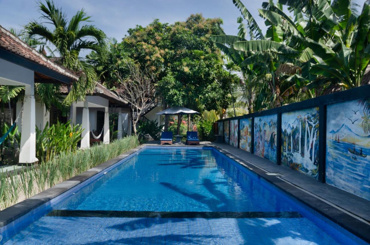 Warna Beach Hotel Gili Trawangan Exterior foto