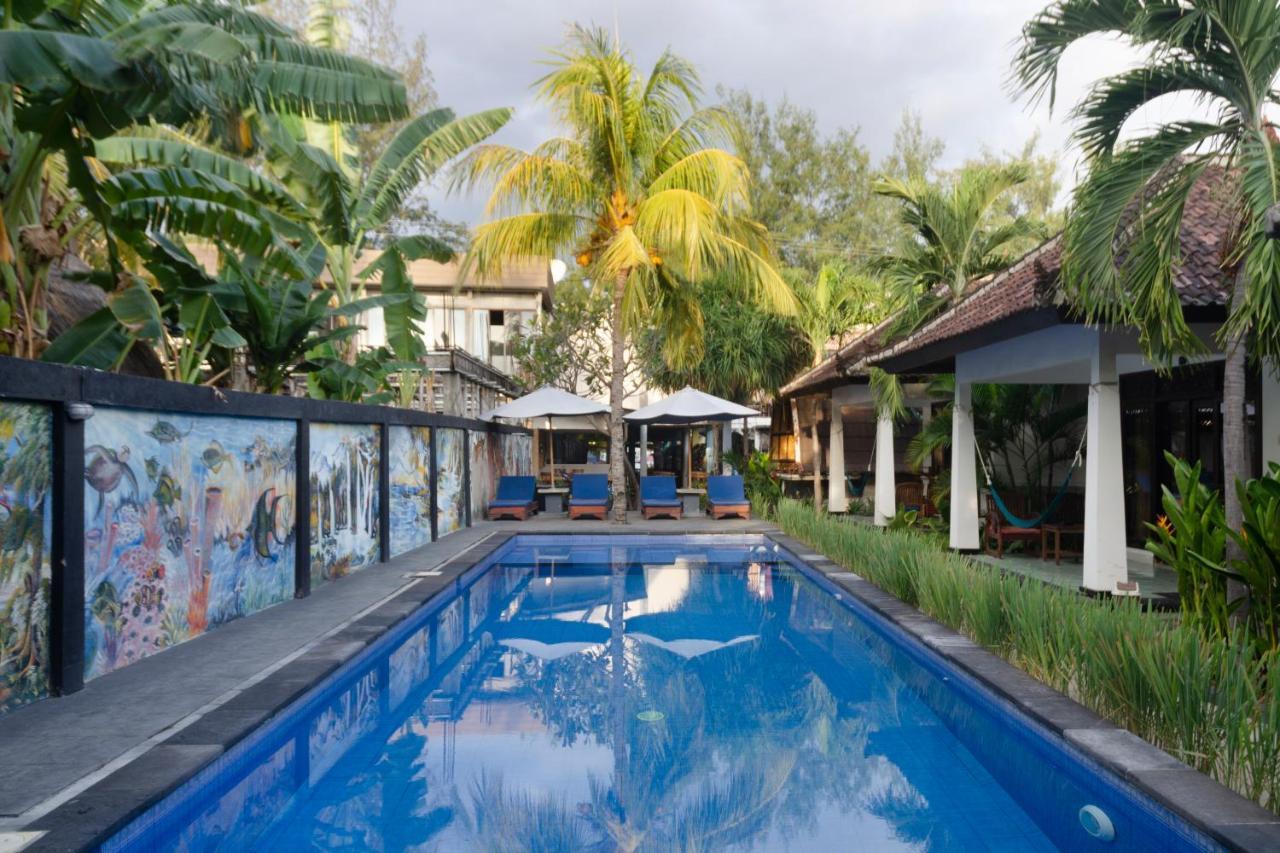 Warna Beach Hotel Gili Trawangan Exterior foto