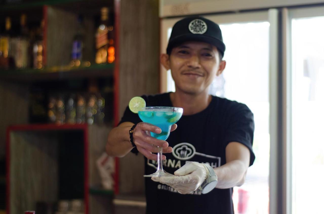 Warna Beach Hotel Gili Trawangan Exterior foto