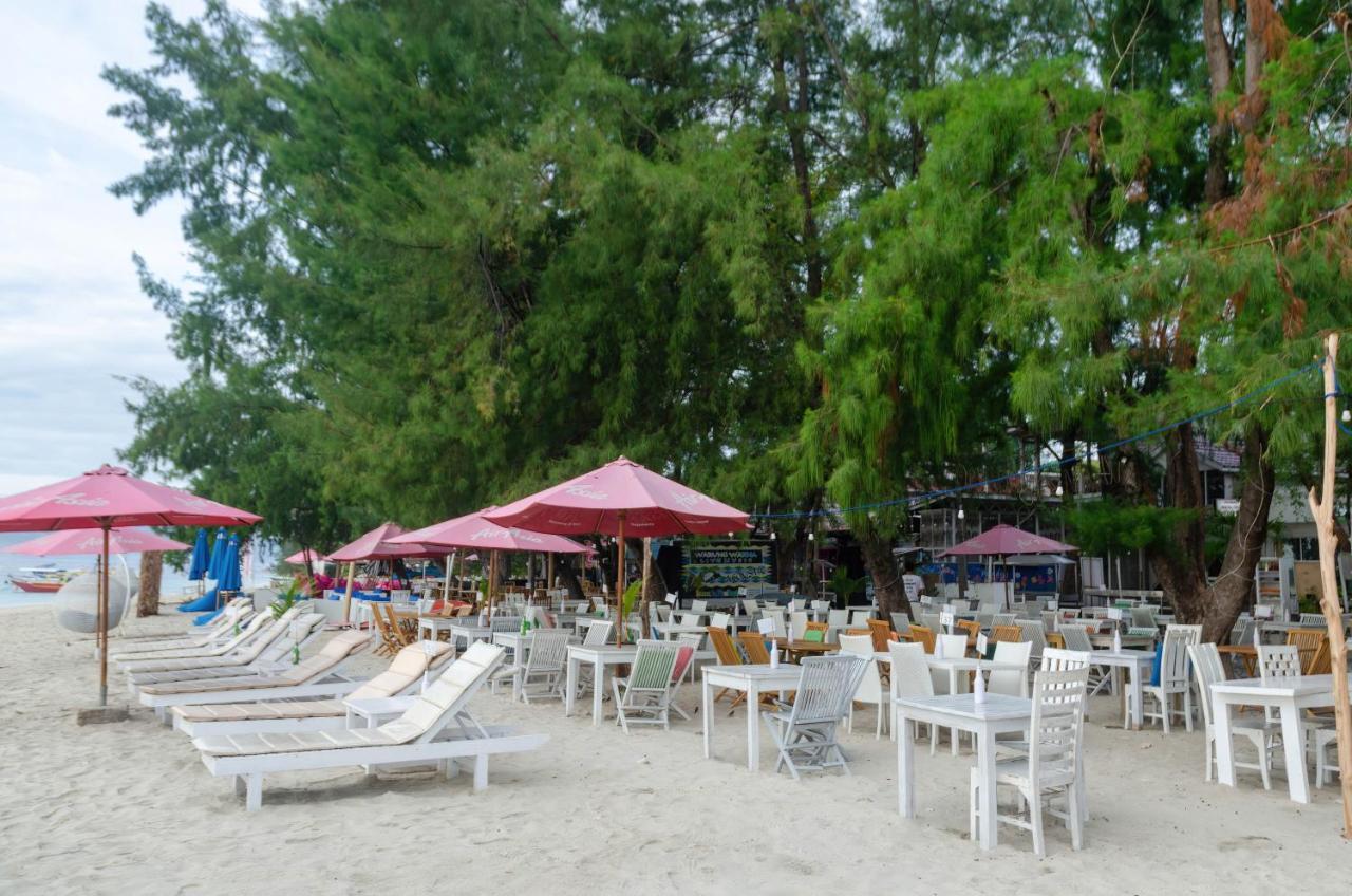Warna Beach Hotel Gili Trawangan Exterior foto
