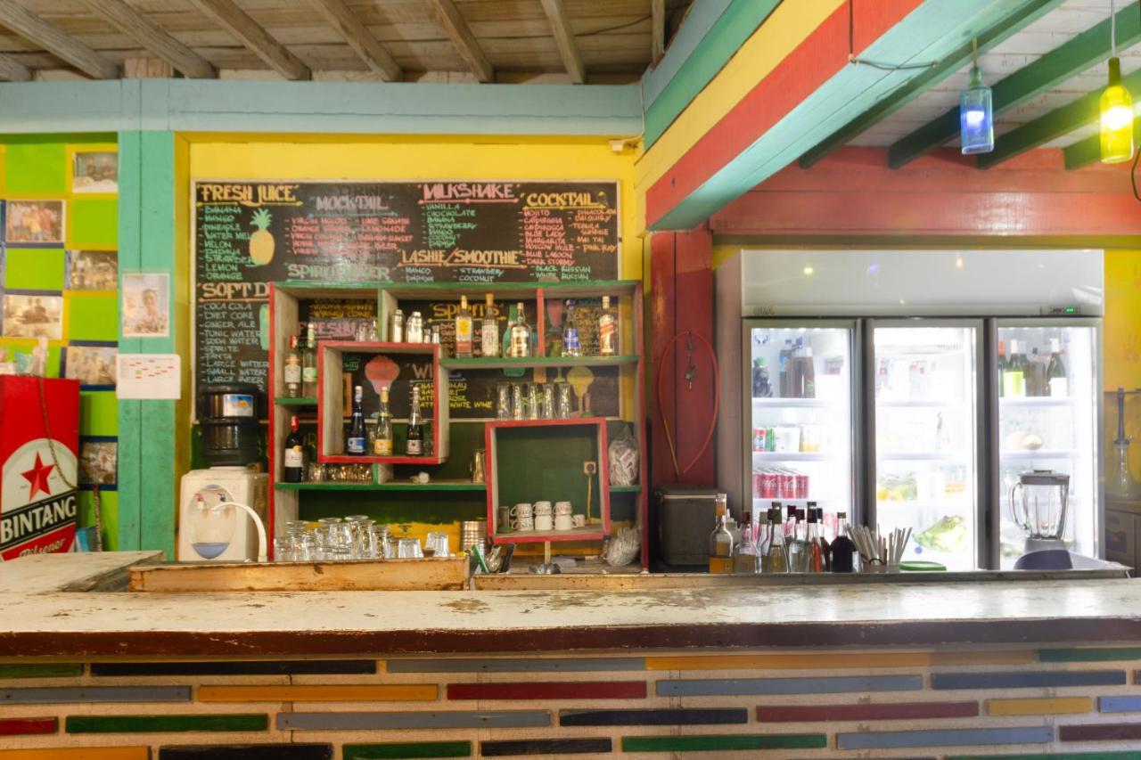 Warna Beach Hotel Gili Trawangan Exterior foto