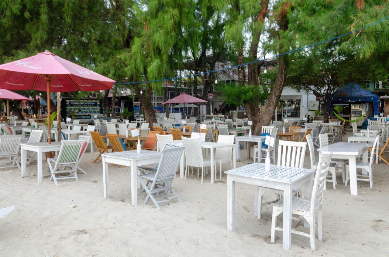 Warna Beach Hotel Gili Trawangan Exterior foto