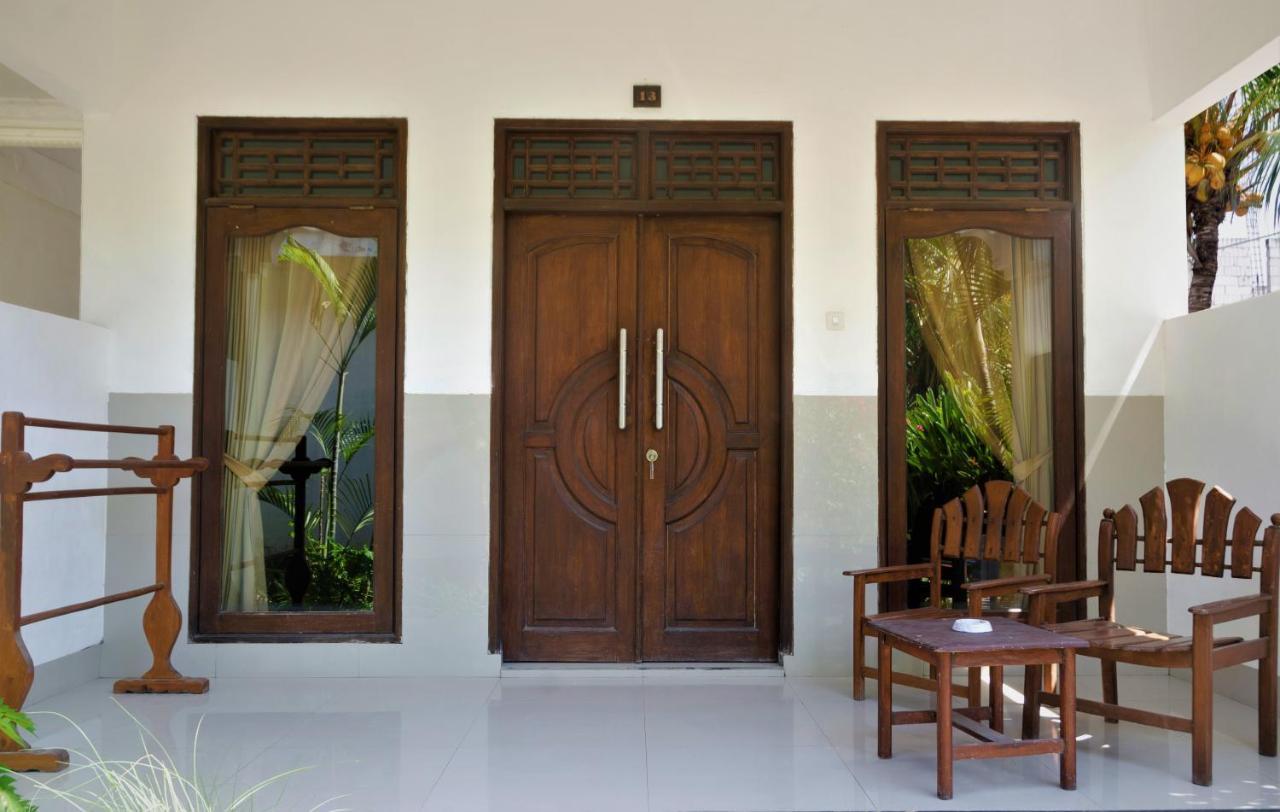Warna Beach Hotel Gili Trawangan Exterior foto