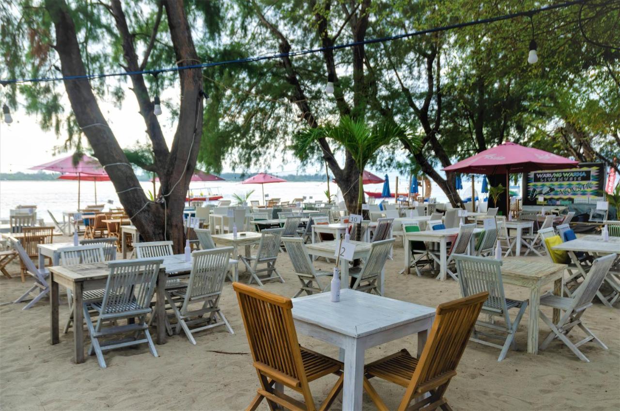 Warna Beach Hotel Gili Trawangan Exterior foto