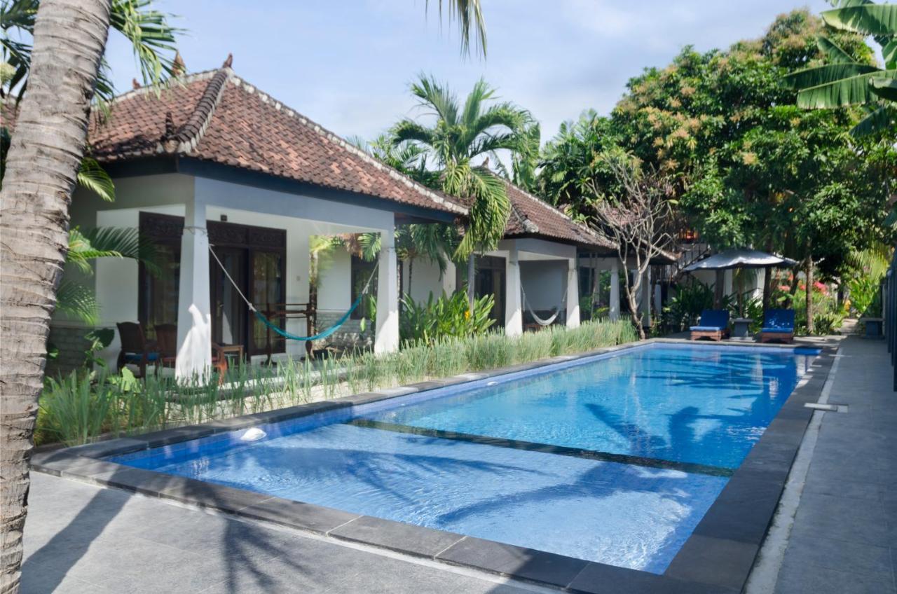 Warna Beach Hotel Gili Trawangan Exterior foto