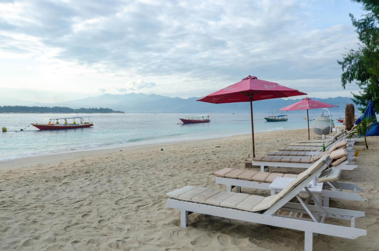 Warna Beach Hotel Gili Trawangan Exterior foto