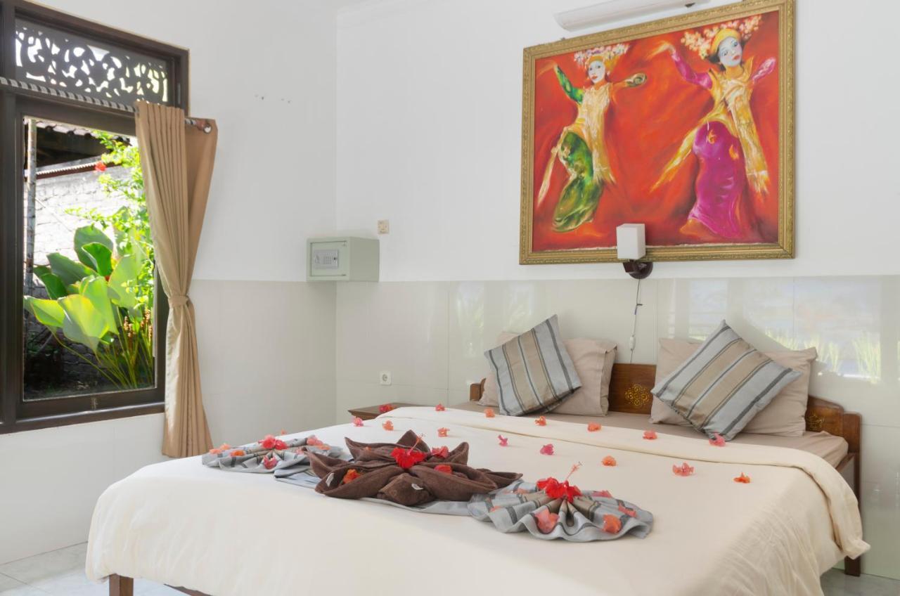 Warna Beach Hotel Gili Trawangan Exterior foto