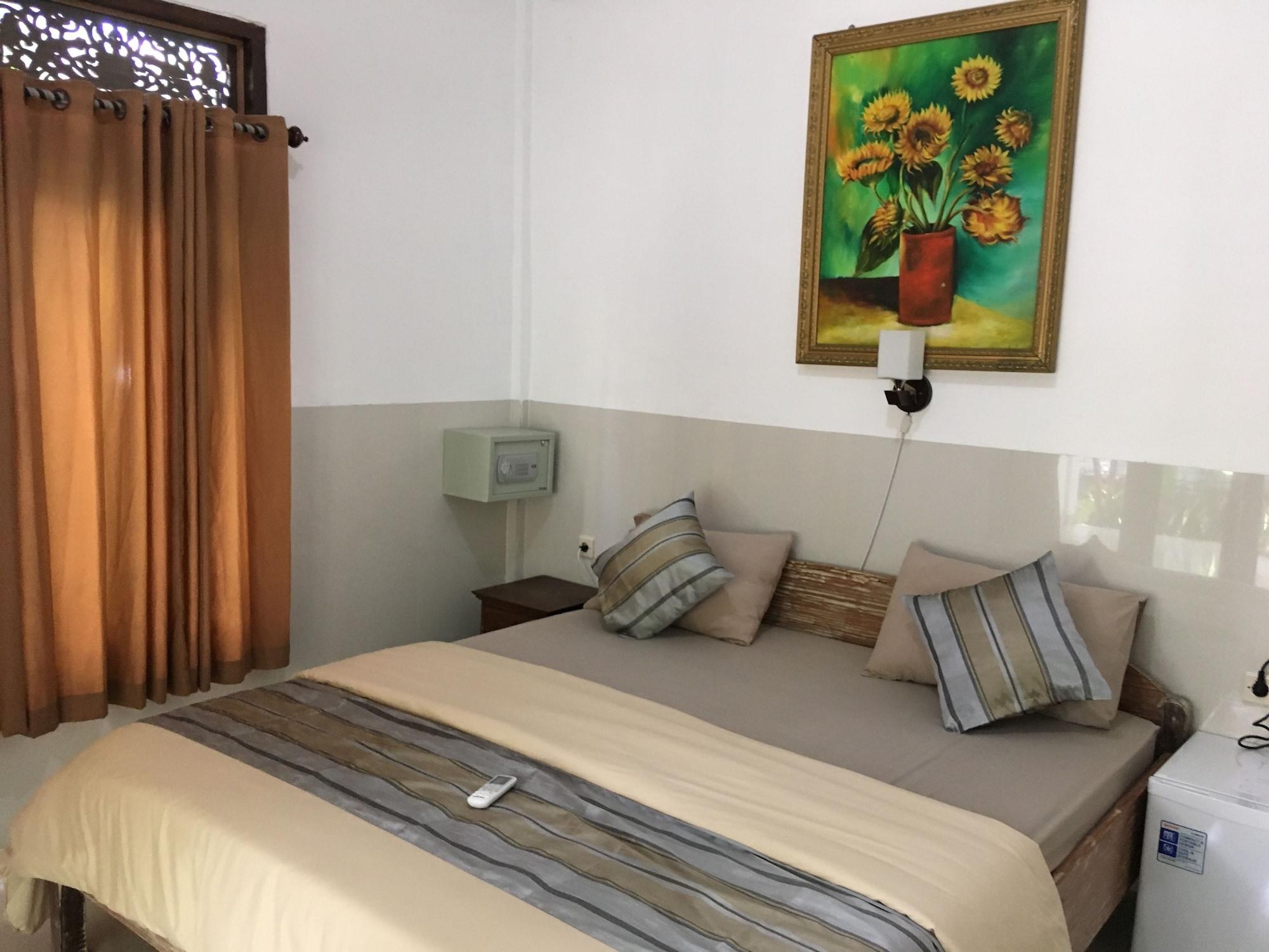 Warna Beach Hotel Gili Trawangan Exterior foto