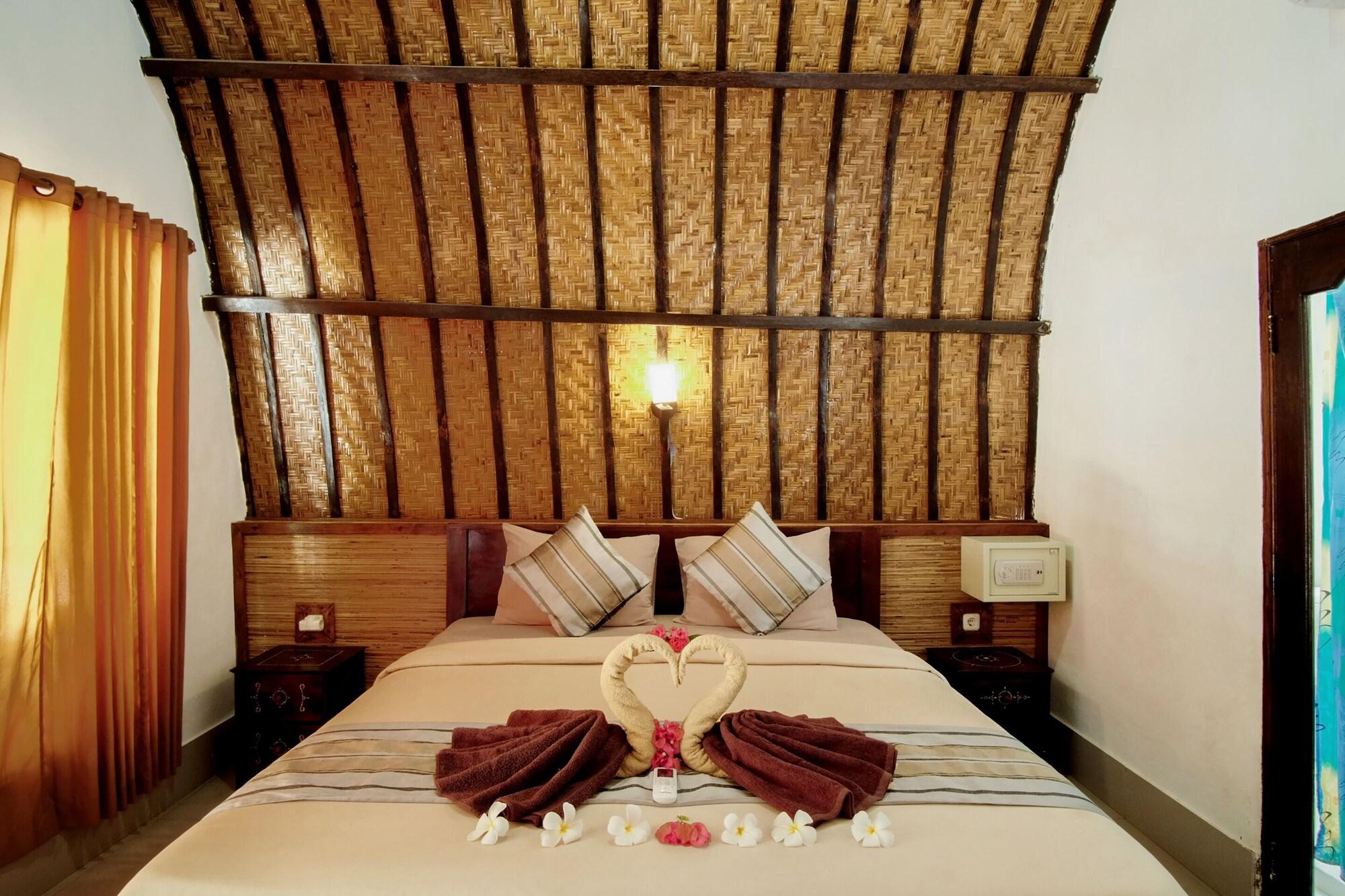 Warna Beach Hotel Gili Trawangan Exterior foto