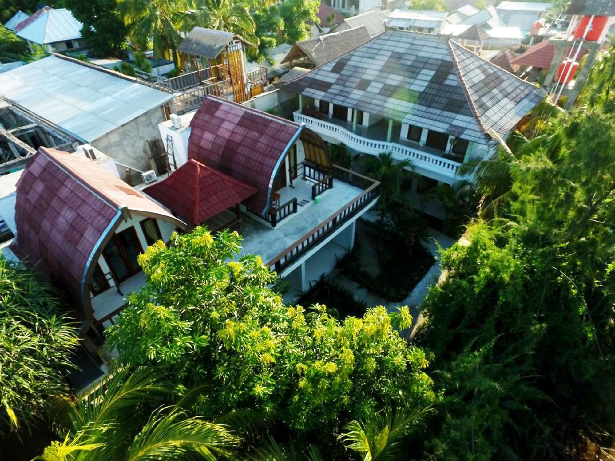 Warna Beach Hotel Gili Trawangan Exterior foto