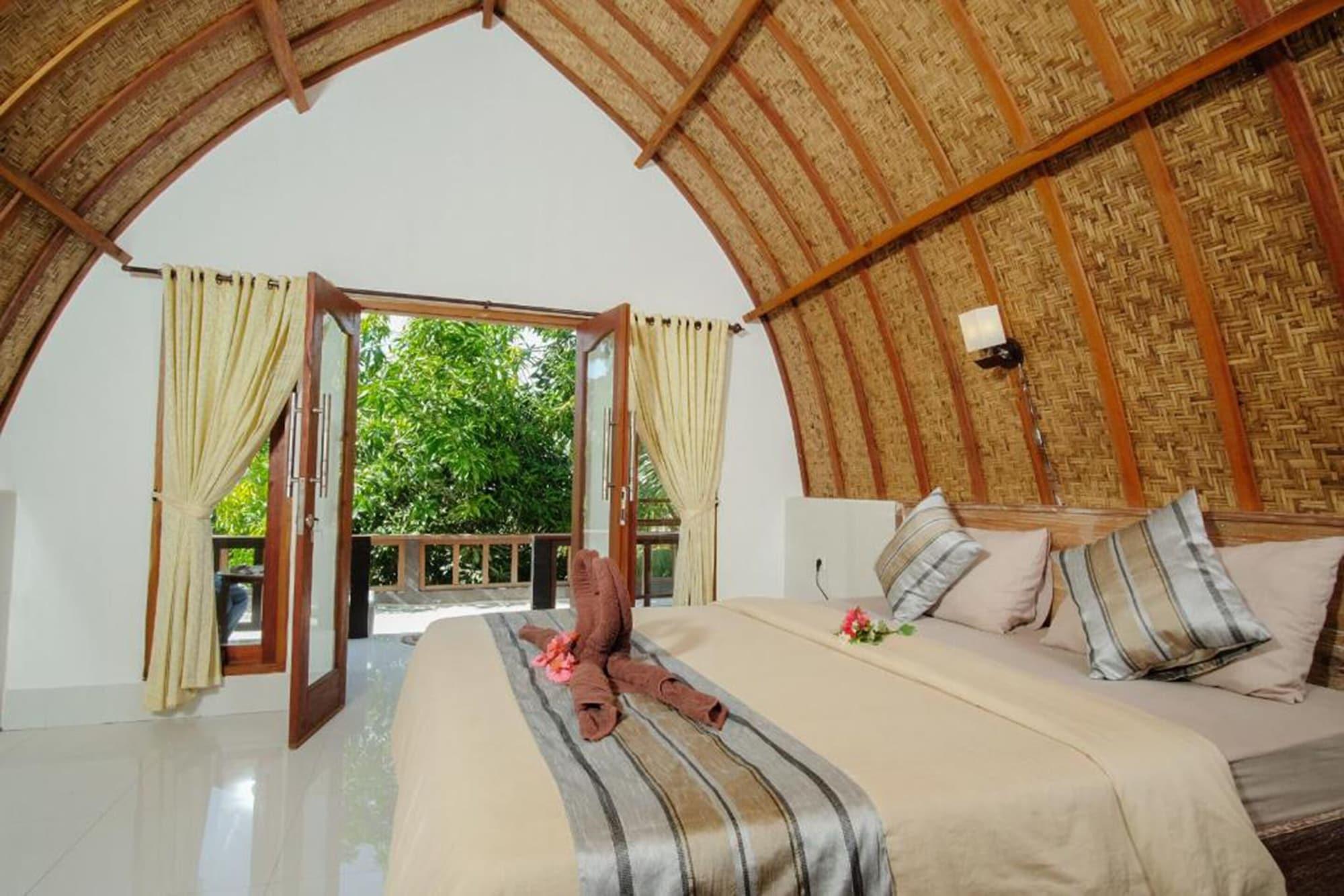 Warna Beach Hotel Gili Trawangan Exterior foto