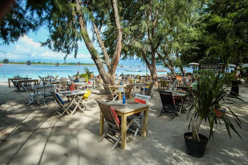 Warna Beach Hotel Gili Trawangan Exterior foto
