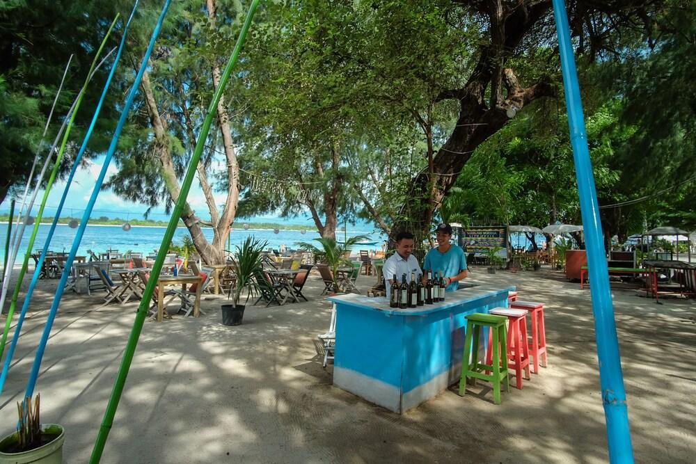 Warna Beach Hotel Gili Trawangan Exterior foto