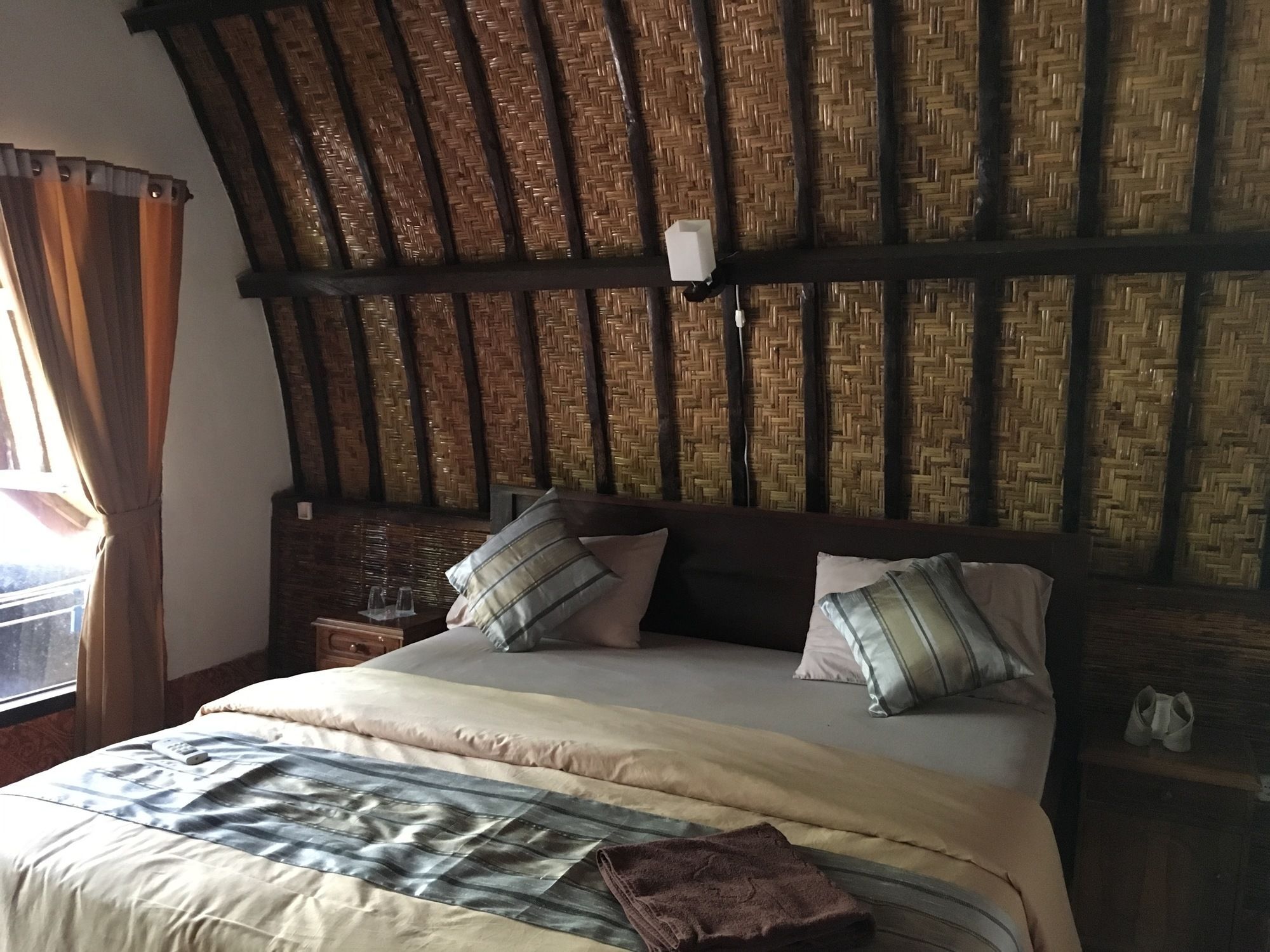 Warna Beach Hotel Gili Trawangan Exterior foto