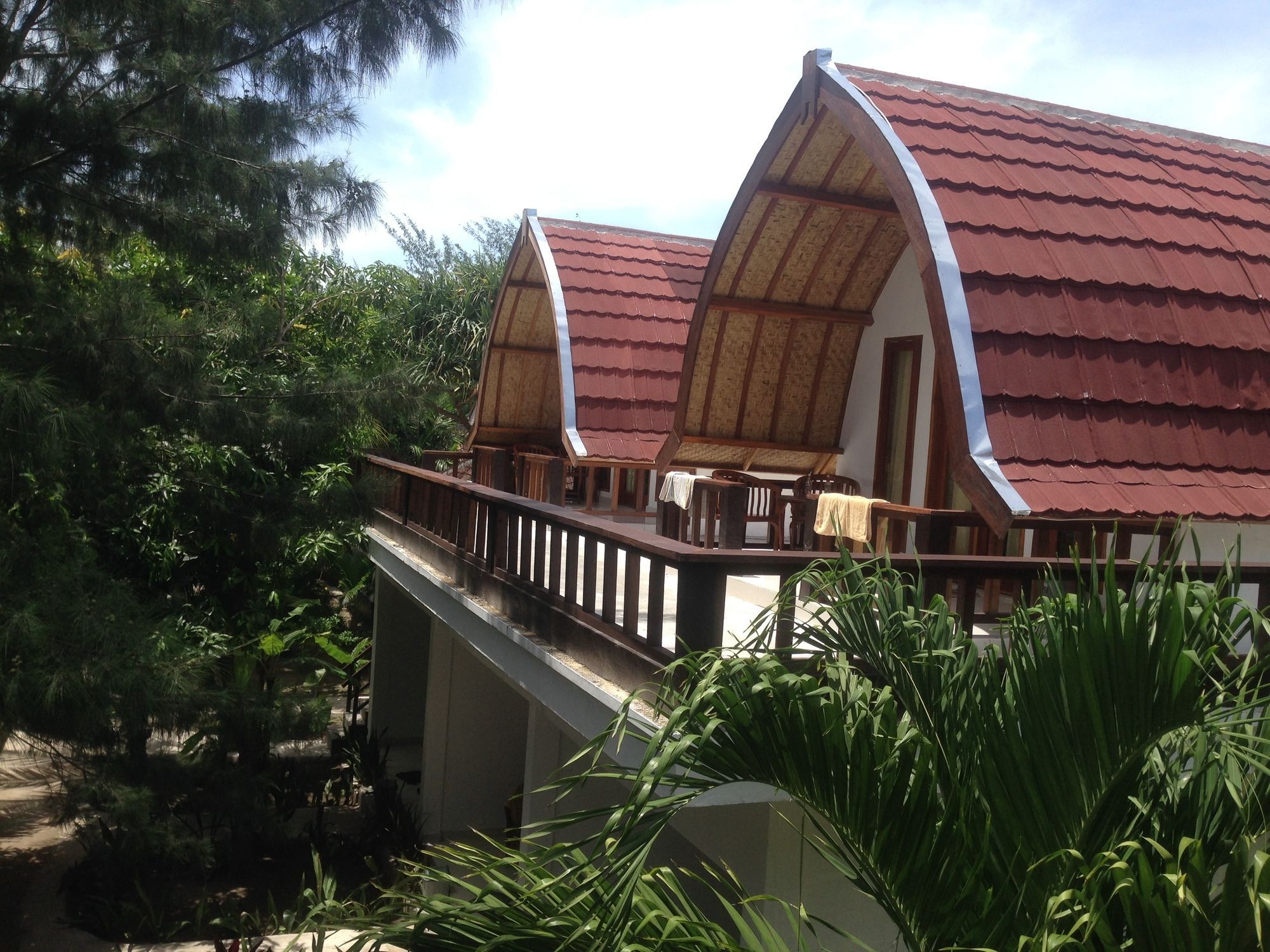 Warna Beach Hotel Gili Trawangan Exterior foto